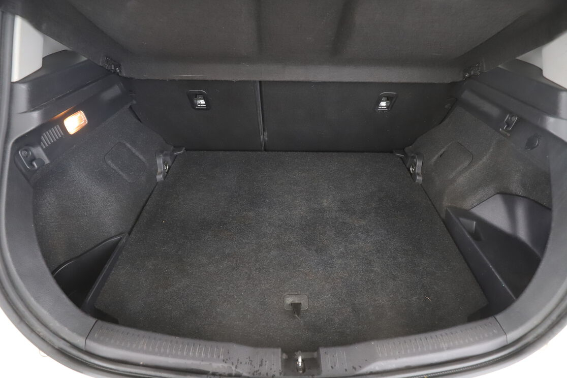 Toyota Auris 1.8 Hybride Design — photo 16