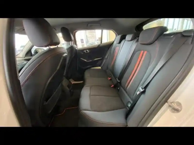 Bmw Serie 1 série 1 116ia 109ch edition sport dkg7 — photo 11