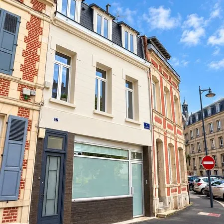 Duplex 100 M2 + terrasse / Centre Ville rue de la sous préfecture