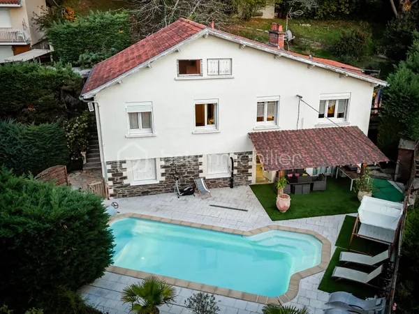 Maison 6 pièces 157 m²