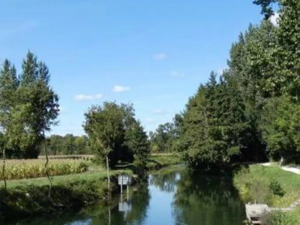 Terrain en bord de rivières