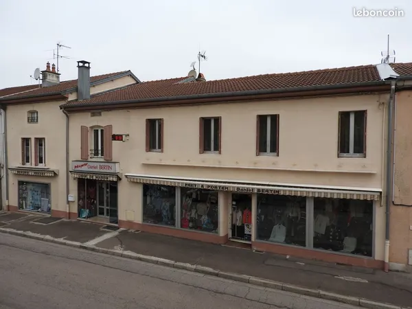 Immeuble complet (Ancien magasin + Appartement)