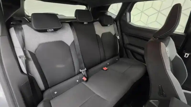 Dacia Duster hybrid-g 150 4x4 — photo 2