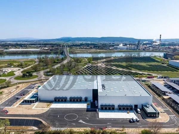 Entrepôt 6371 m²