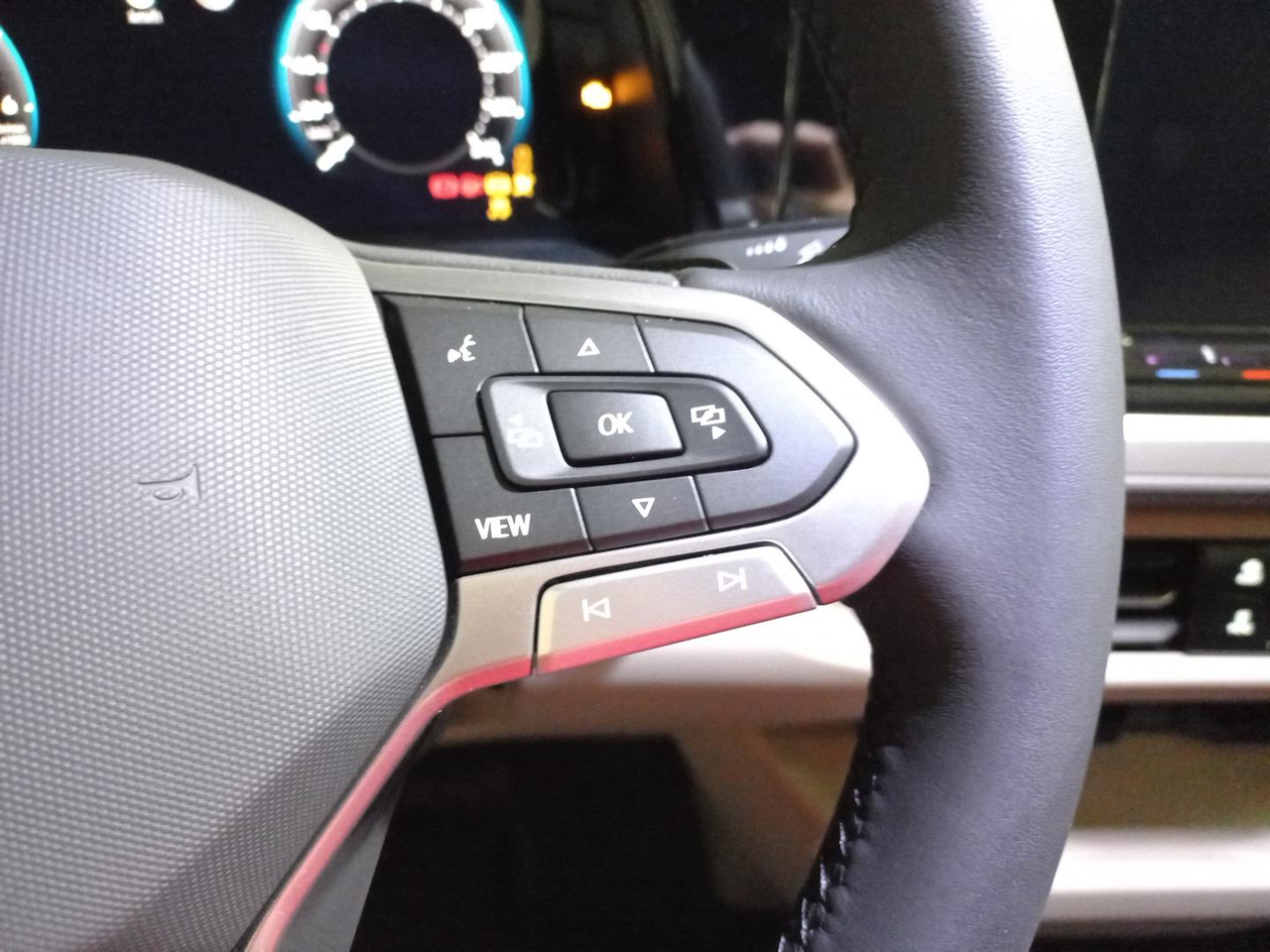 Volkswagen Utilitaires Multivan Court 1.5 eHybrid 245 4Motion DSG6 — photo 9