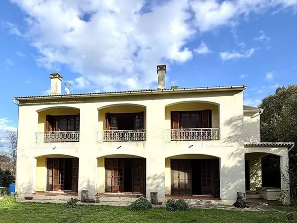 Immeuble 260 m²