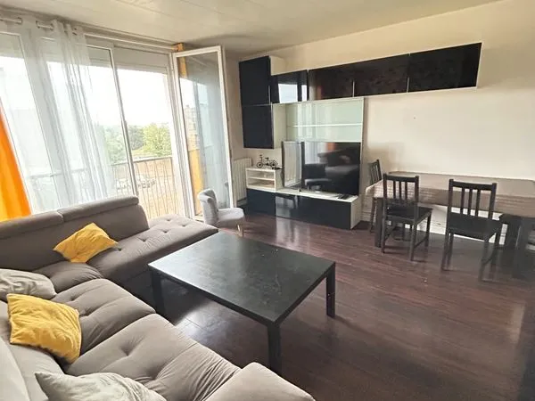 Colocation filles meublée - pessac - 1 chambre disponible