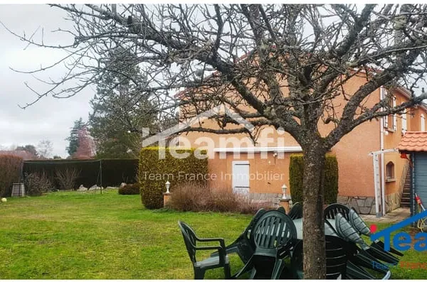 COUP DE COEUR À SAINT-DIDIER-EN-VELAY - VILLA RÉNOVÉE AVEC