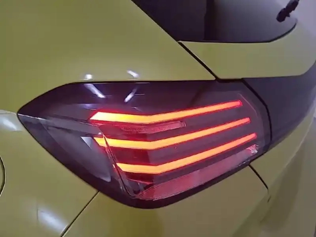 Peugeot 208 puretech 100 s&amp;s bvm6 — photo 17