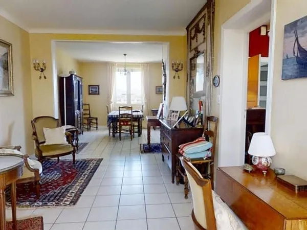 Maison familiale de charme - 160 m² - Jardin arboré et vue sur la ville - La Glacière