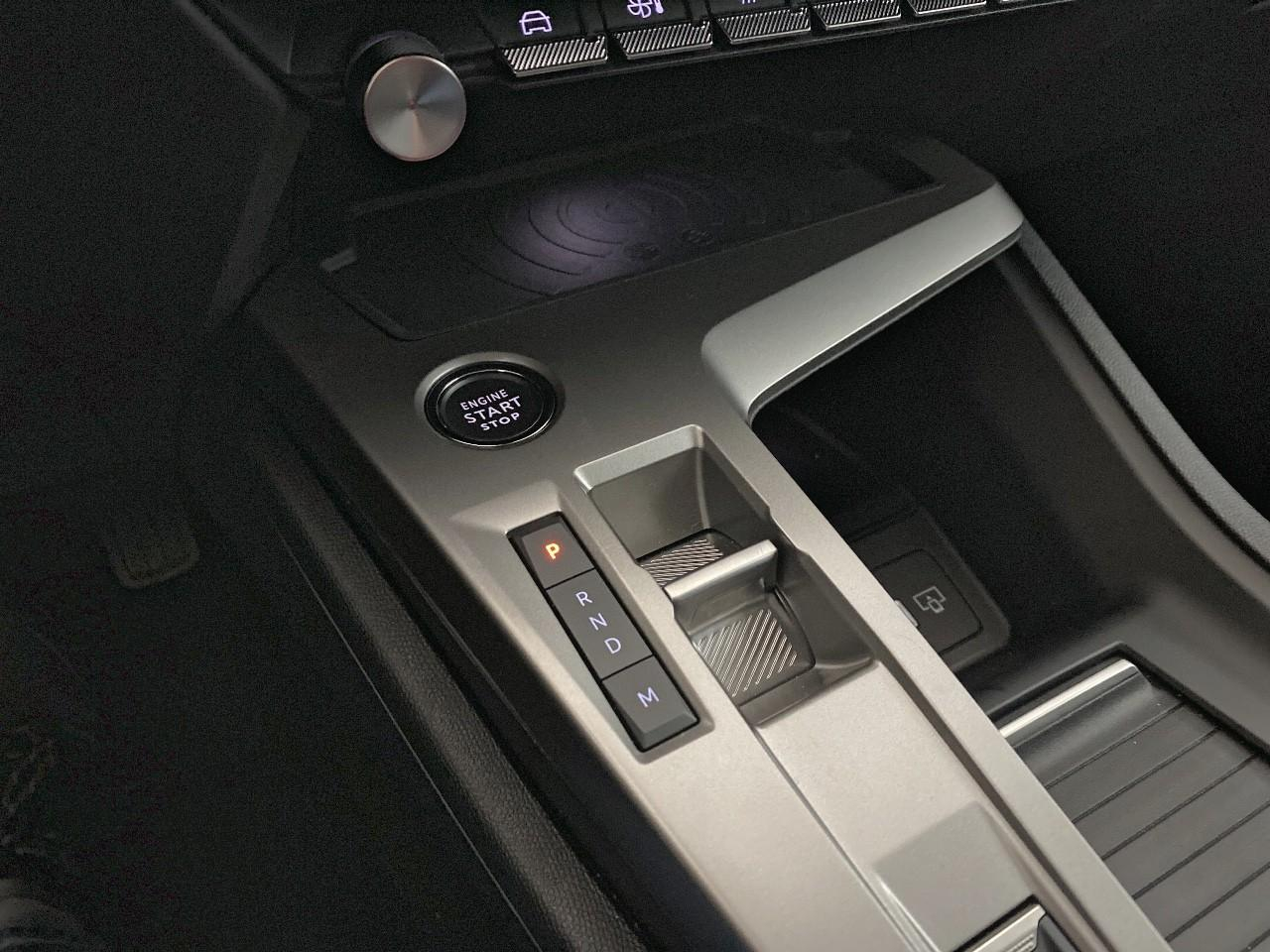 Peugeot 308 hybrid 145 e-dcs6 allure — photo 18