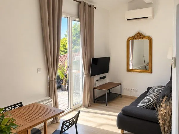T2 meublé 30 m² + terrasse 12 m² - Plein centre - Rue de la Providence