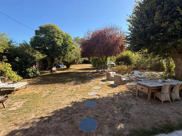 À 1H DE PARIS - MAISON + 2 770 M² DE TERRAIN CONSTRUCTIBLE