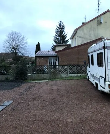 LOCATION PLACE DE PARKING pour voiture, caravane, camping car, fourgon... LIBRE DE SUITE