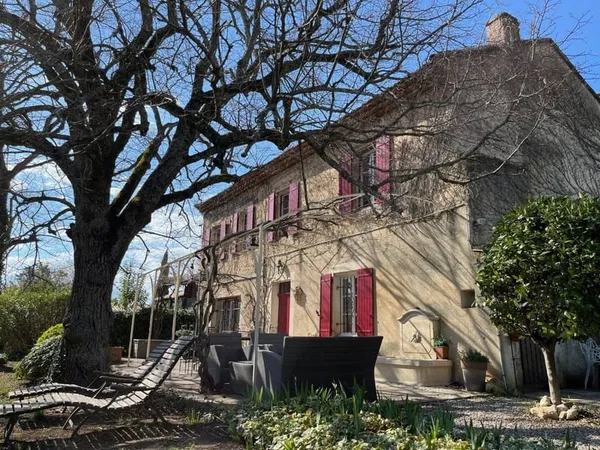Ferme 10 pièces 242 m²