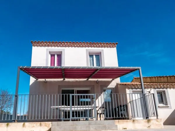 Maison familiale proche centre village
