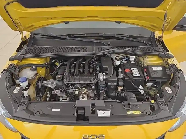 Peugeot 208 puretech 75 s&amp;s bvm5 — photo 29