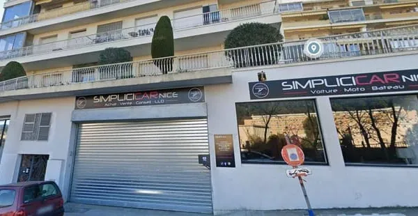 Local commercial 305 m²