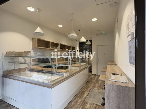 Immeuble 13 pièces 380 m²