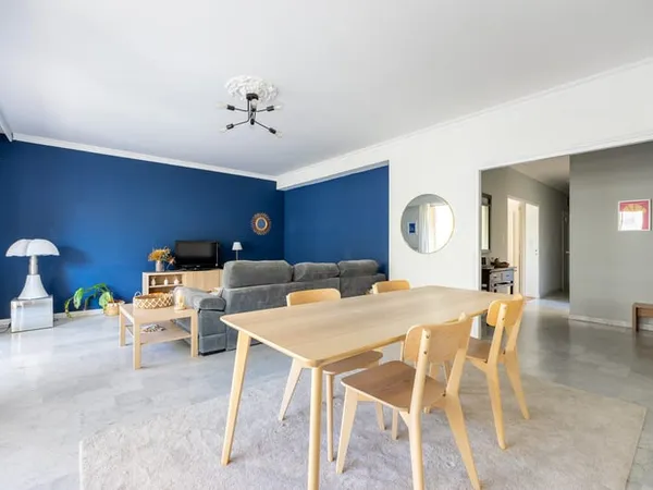 Appartement T4 avec terrasse - VAUBAN-PERIER 13008