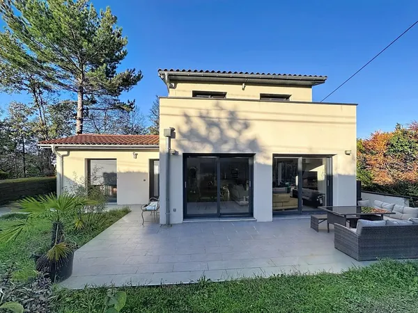 Maison de luxe 5 pièces 108 m²