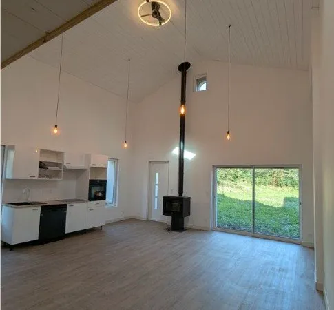 Maison T5 VERDELAIS - 107 m2 - 1000 Euros TTC