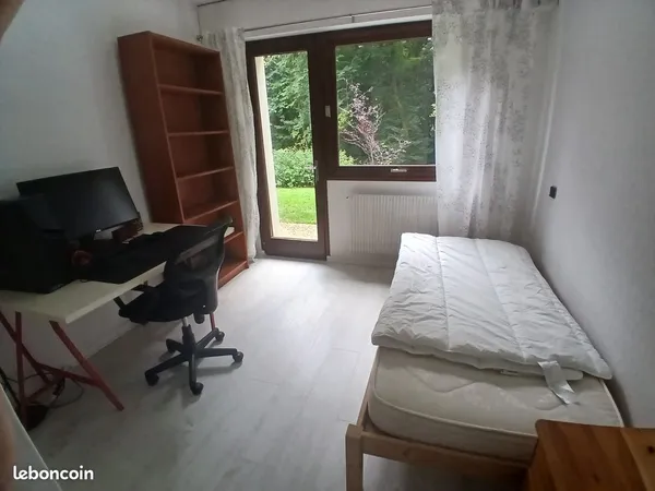 Chambre à louer chez l'habitante