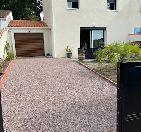 Royan-Jolie maison rénovée avec 3 chambres et jardin clos