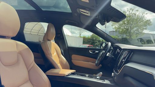 Volvo XC60 2.0 T6 340 AWD BVA - Inscription Luxe – 2021 – 92000 km – Hybride rechargeable – Boîte Automatique — photo 33