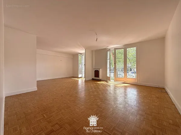 VERSAILLES AV DE PARIS - PARC MADAME ELISABETH - 5P 125m2 traversant Séjour Double - 3 Ch au calme a
