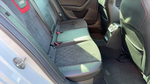 Skoda Octavia Combi RS 2.0 TSI 245 DSG7 - Sport – 2018 – 146000 km – Essence – Boîte Automatique — photo 21