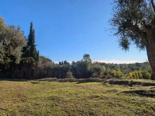 Terrain constructible 1788 m²