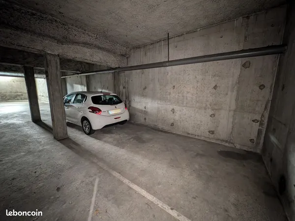 Parking/Garage