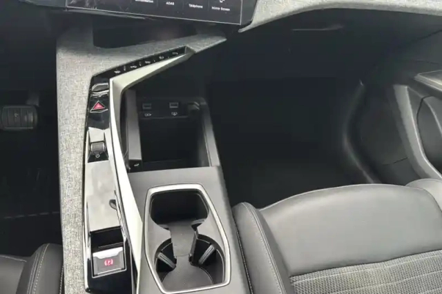 Peugeot 3008 hybrid 145 e-dcs6 — photo 63