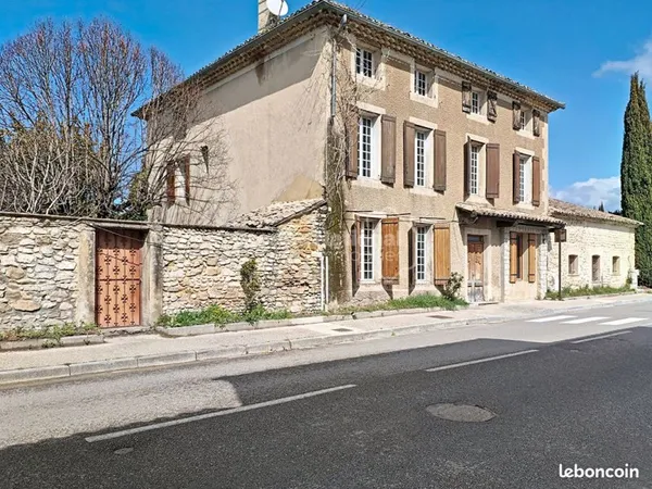 Maison 7 pièces 282 m²
