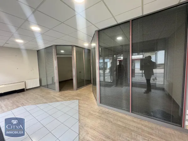 Local commercial 164 m²