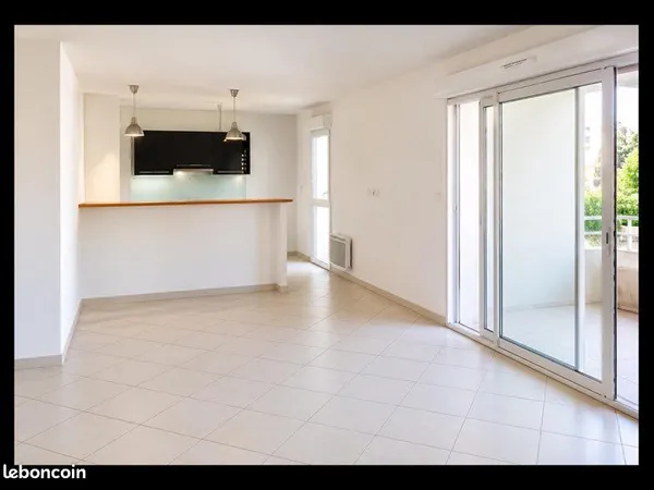 Superbe appartement T3 avec terrasse de 21m2 au coeur du quartier très prisé: Rives du Lez