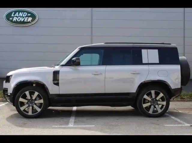 Land Rover Defender 110 2.0 p300e phev x-dynamic hse — photo 3