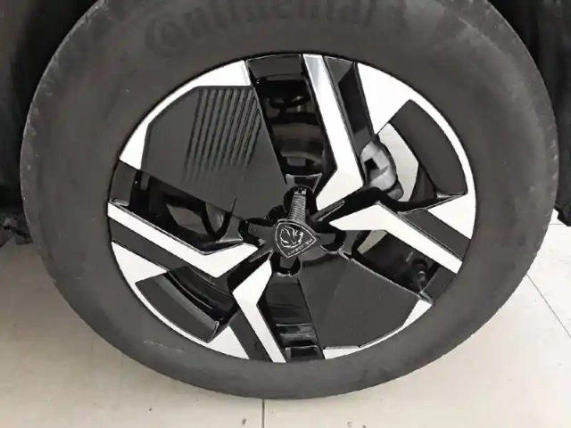 Peugeot 2008 puretech 130 s&amp;s eat8 — photo 101