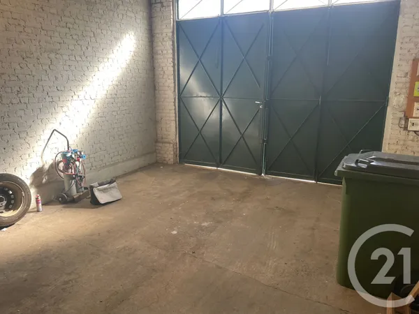Parking/Garage/Box 100 m²