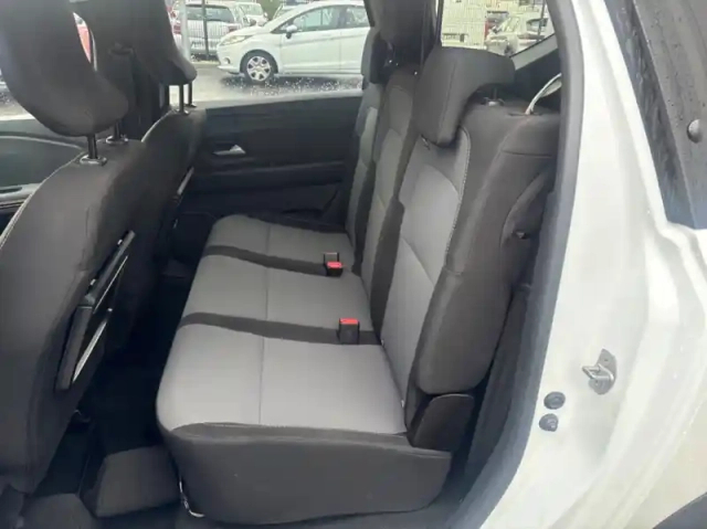 Dacia Jogger 1.0 tce 110ch extreme 7 places -24 — photo 9