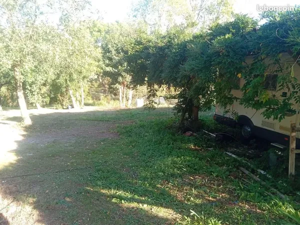 Terrain 1 200 m² Grosbreuil