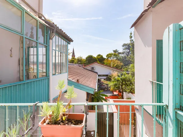 Appartement de caractère avec balcon et véranda au coeur des Minimes