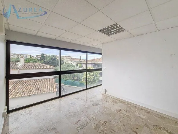 Bureau 32 m²