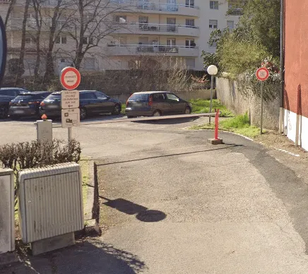 Stationnement Location Charbonnières-les-Bains 80€