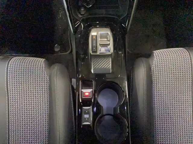 Peugeot 208 electrique 50 kwh 136ch — photo 44