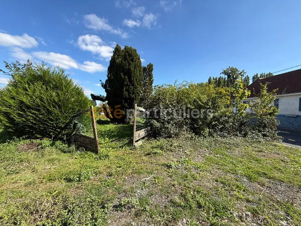 Terrain à bâtir à Bajus - 919 m2