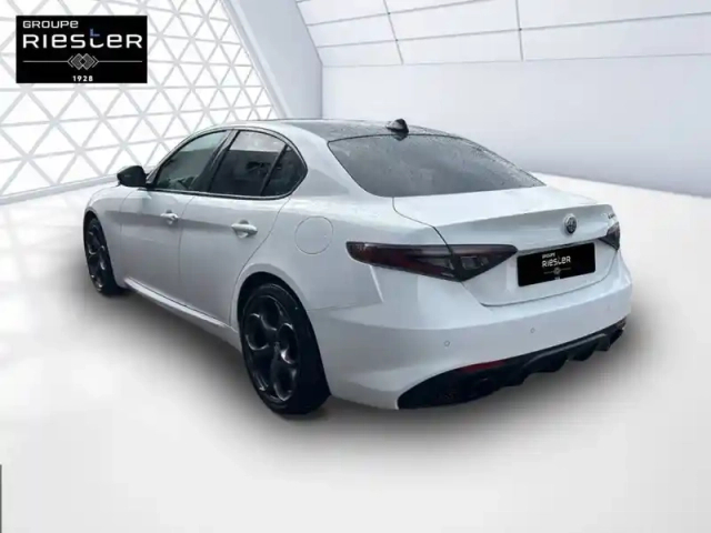 Alfa Romeo Giulia 2.2 160 ch at8 — photo 61