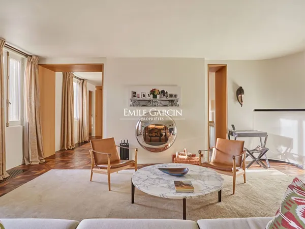 A vendre - Appartement en duplex - Paris 75004 - Place des Vosges - Vues dégagées - climatisé