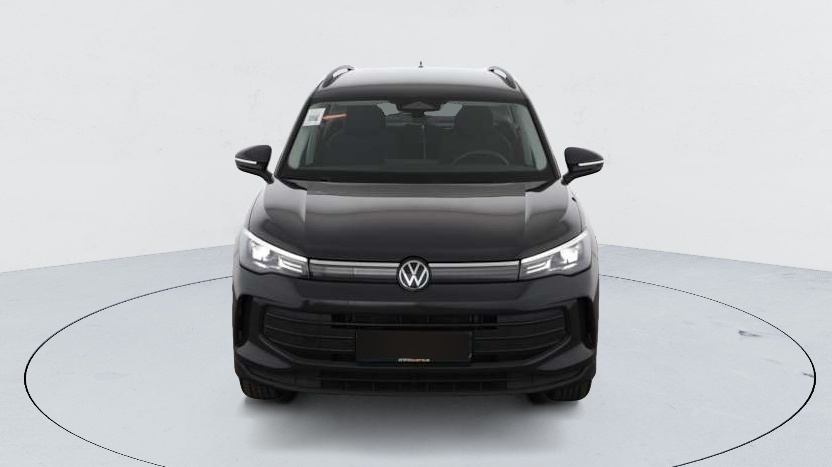 Volkswagen Tiguan — photo 11